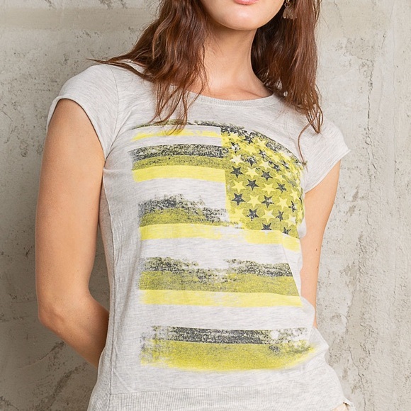 NWT Sale🚨🚨🚨 POL Fitted Heathered Cream and Yellow Graphic Women's Top - Picture 1 of 4